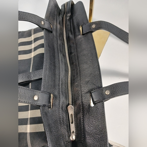 Burberry printed Canvas Tote - Picture 6 of 9